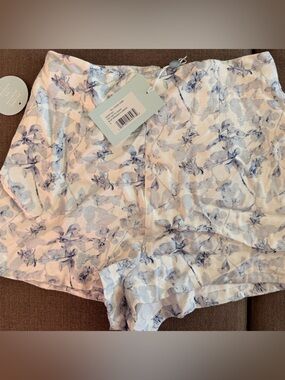 High-Waist Floral Print Shorts in White and Blue
